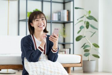 プリペイド携帯/SIMはどこで買える？選び方とおすすめのサービスを紹介